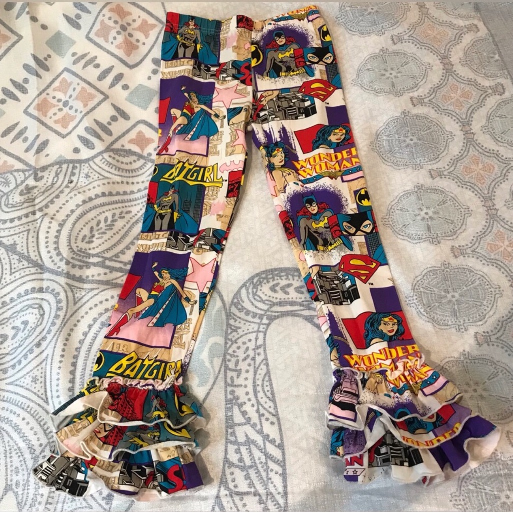 Girls Superhero Comic Print Ruffle Leggings 8/9 Nwot